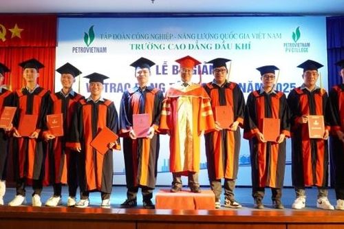 PV College tổ chức Lễ bế giảng và trao bằng tốt nghiệp đợt 1 năm 2025