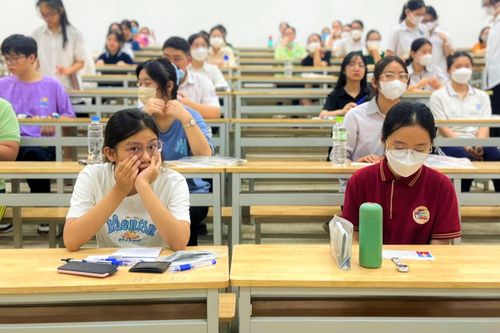 Thủ khoa thi vào lớp 10 tiết lộ bí quyết giúp thí sinh bình tĩnh trong phòng thi