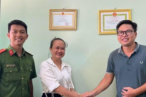 Nữ chủ nhà hàng ngỡ ngàng nhận được 1 tỷ đồng chuyển khoản từ người lạ