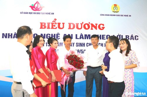 Những nhà giáo Nghệ An tiêu biểu 'làm theo lời Bác'