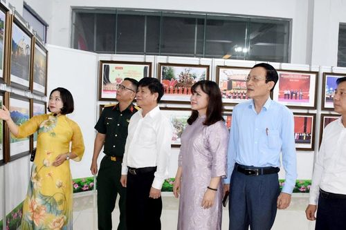 Hơn 400 hình ảnh, tư liệu, hiện vật quý tham gia Triển lãm 'Hồ Chí Minh đẹp nhất tên Người'