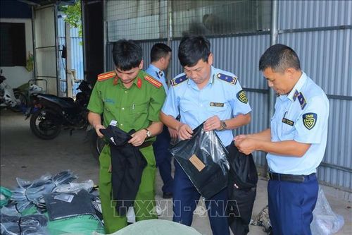 Ninh Bình phát hiện hơn 1.000 sản phẩm may mặc giả mạo các nhãn hàng lớn