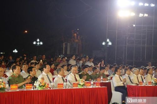 Tổng Bí thư Tô Lâm dự khai mạc Lễ hội Làng Sen, khánh thành tượng Bác Hồ về thăm quê