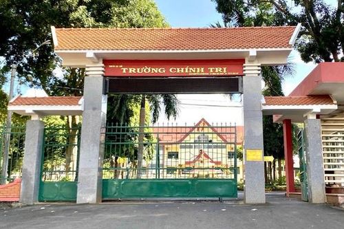 Kỷ luật Cảnh cáo Kế toán trưởng Trường Chính trị tỉnh Đắk Lắk