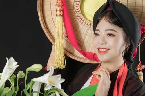 Nữ NSND luôn tự hào nhận 'mình là gái quê', tuổi 58 'lên chức' vẫn giữ nét trẻ trung, năng động