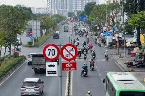 Tốc độ tối đa của ô tô, xe máy theo quy định mới nhất là bao nhiêu? Ai cũng cần nắm rõ nếu không muốn bị mất tiền phạt