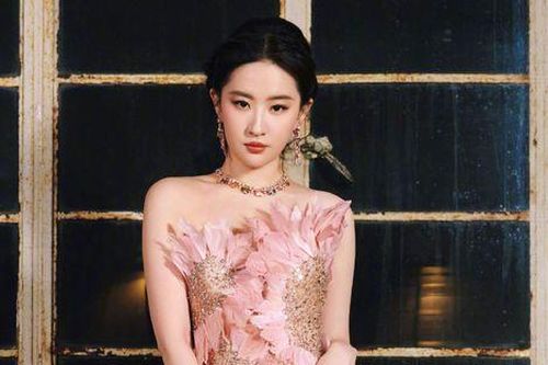 Vóc dáng quá bốc lửa, Cnet nghi Lưu Diệc Phi 'dao kéo'