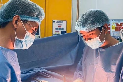 Kịp thời cứu sống nữ sinh bị đâm hơn 20 nhát dao