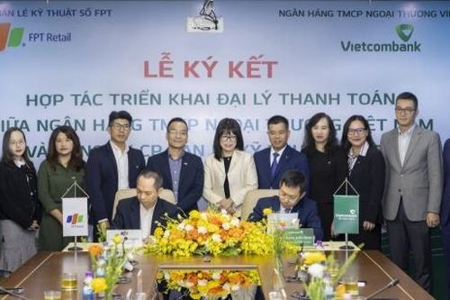 FPT Retail hợp tác cùng Vietcombank triển khai mô hình đại lý thanh toán