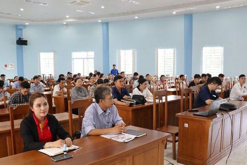 Chợ Mới tư vấn việc làm và tuyển dụng lao động