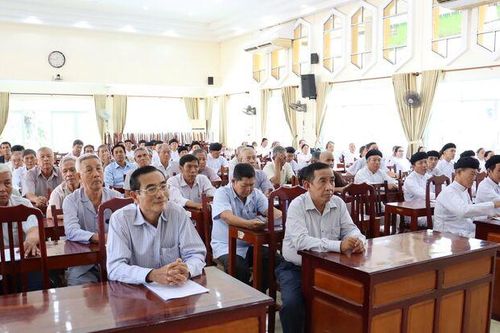 Chợ Mới thông tin thời sự quý II/2025 cho chức sắc, chức việc các tôn giáo