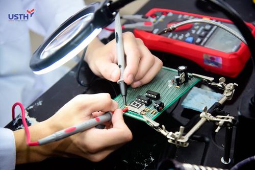 Thí sinh đạt tối thiểu 8 điểm/ môn mới được xét tuyển ngành vi mạch bán dẫn