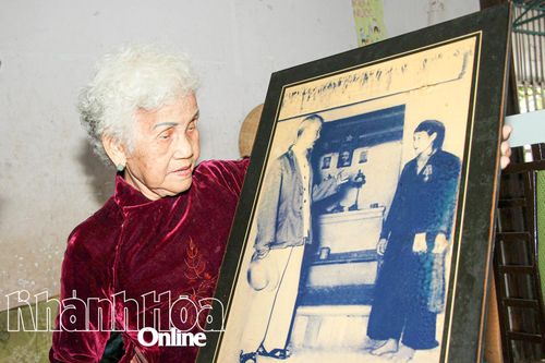 Chuyện từ một tấm ảnh Bác Hồ
