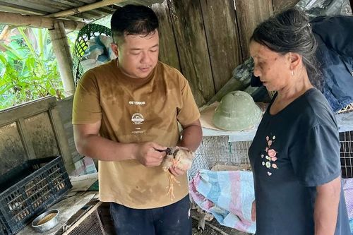 Cán bộ mặt trận hết lòng vì dân