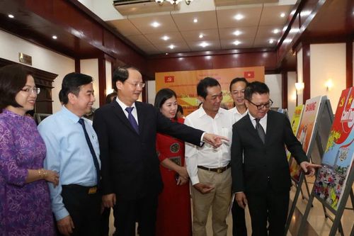 Triển lãm ảnh bìa báo Đảng các tỉnh, thành phố phía Bắc