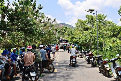 Đạ Huoai: Làm rõ các trường hợp quá khích gây mất an ninh trật tự, cản trở giao thông khi ngăn cản xe vào khu vực khai thác cát