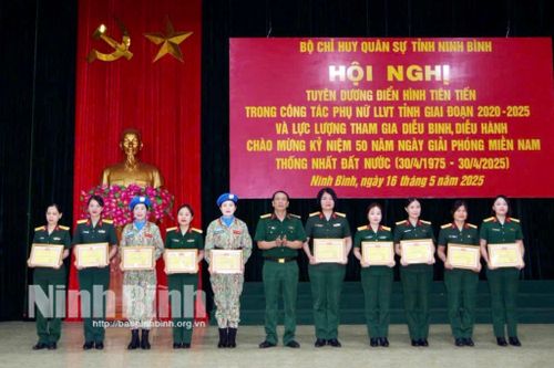 Tuyên dương điển hình tiên tiến trong công tác phụ nữ lực lượng vũ trang tỉnh giai đoạn 2020-2025