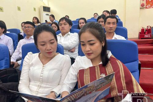Nâng cao chất lượng đào tạo lưu học sinh Lào tại Việt Nam
