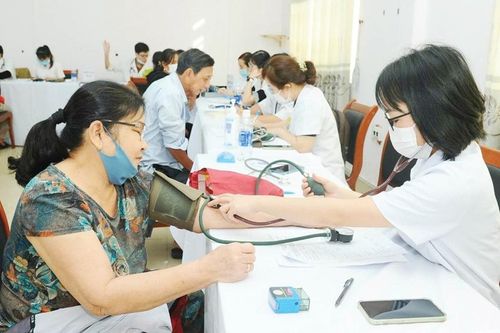 Đo huyết áp thường xuyên để ngăn chặn đột quỵ