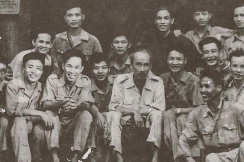 Chủ tịch Hồ Chí Minh với điện ảnh cách mạng Việt Nam:Bài 1: Người thầy, đồng nghiệp vĩ đại
