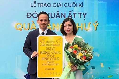 PGBank đã trao gần 5 tỷ đồng quà tặng đến khách hàng