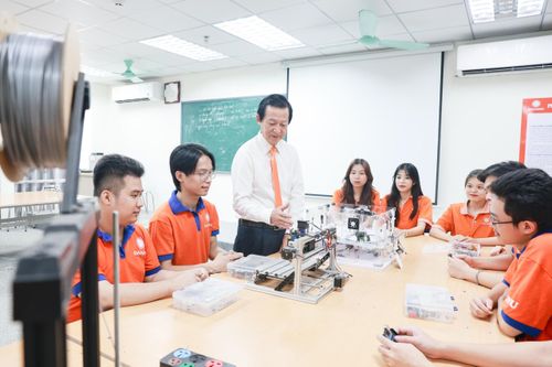 Thí sinh đạt 8 điểm Toán trở lên mới được học ngành bán dẫn
