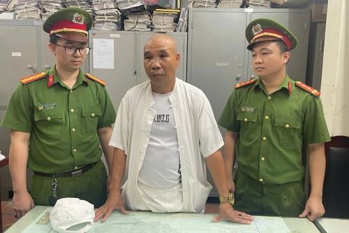 Bắt giam tài xế gây rối trật tự, tấn công Cảnh sát