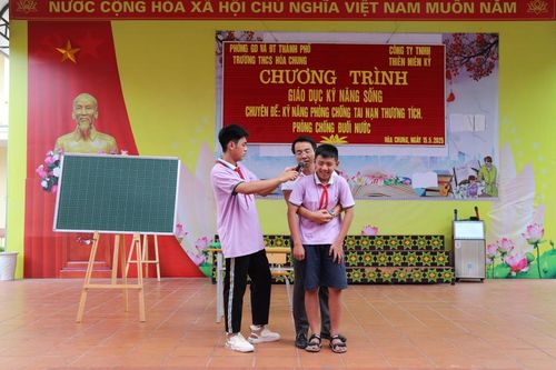 Tập huấn ứng dụng trí tuệ nhân tạo (AI) trong dạy và học và chương trình giáo dục kỹ năng sống tại Trường THCS Hòa Chung