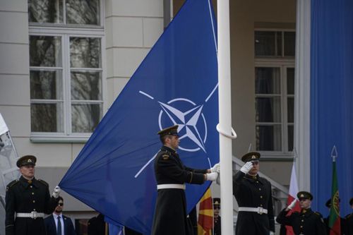 NATO đối mặt với bê bối tham nhũng