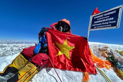 Nhà leo núi Việt Nam chinh phục Everest, 2 ngày sau chạm đỉnh top 4 thế giới