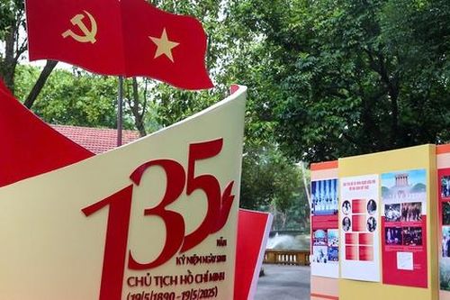 Khai mạc triển lãm Quốc gia về 'Chủ tịch Hồ Chí Minh - Tinh hoa dân tộc, tầm vóc thời đại'