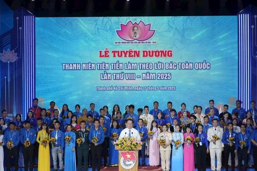Tôn vinh 444 thanh niên tiên tiến toàn quốc làm theo lời Bác
