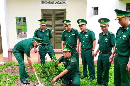 Đắk Lắk: Trồng hơn 5.000 cây xanh kỷ niệm Ngày sinh nhật Bác
