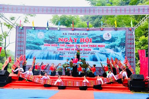 Thác Mây rộn ràng ngày hội văn hóa lần thứ IV