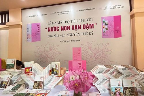 'Nước non vạn dặm': Bộ tiểu thuyết đồ sộ về cuộc đời và sự nghiệp của Chủ tịch Hồ Chí Minh