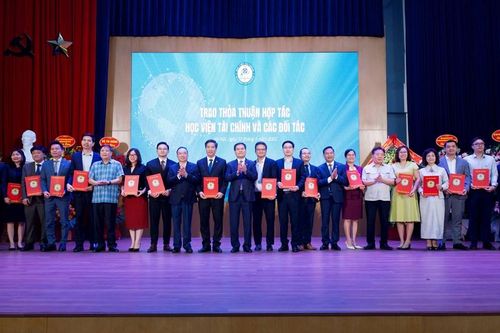 Học viện Tài chính tổ chức Diễn đàn 'Hợp tác và Phát triển'