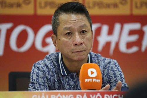 HLV Văn Sỹ Sơn xin nghỉ sau trận thua SHB Đà Nẵng