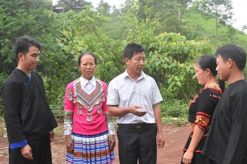 Nhân dân vùng biên Điện Biên chung sức xây dựng nông thôn mới
