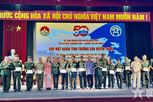 Gặp mặt 'Nghĩa tình Trường Sơn huyền thoại'