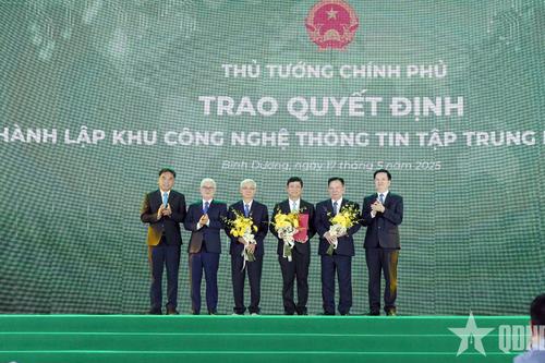 Phó thủ tướng Mai Văn Chính dự khởi công các dự án chiến lược tại Bình Dương