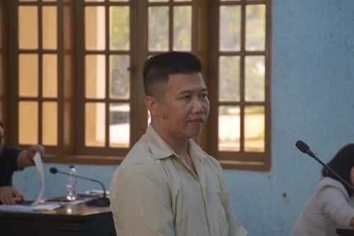 'Mượn đầu heo nấu cháo'