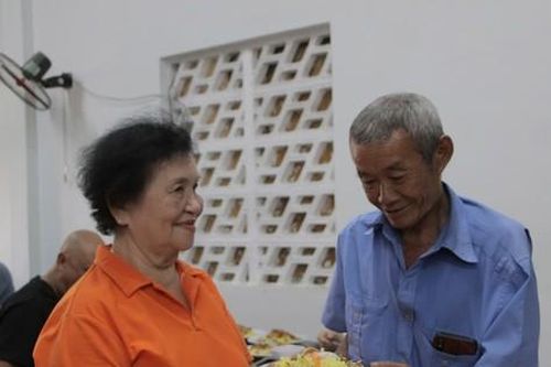 8 năm 'giữ lửa' bếp ăn từ thiện nơi cửa chùa