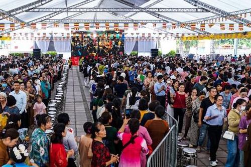 5 triệu lượt người đổ về chùa Quán Sứ trong 4 ngày