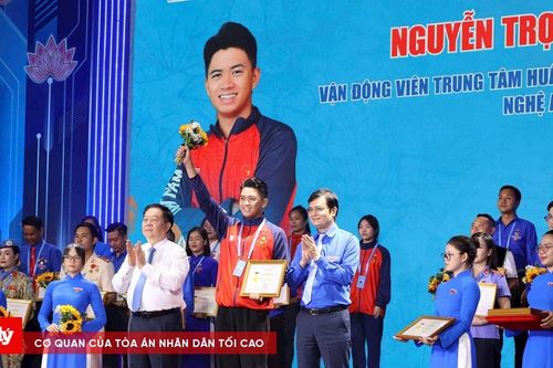 Tuyên dương 444 thanh niên tiên tiến làm theo lời Bác