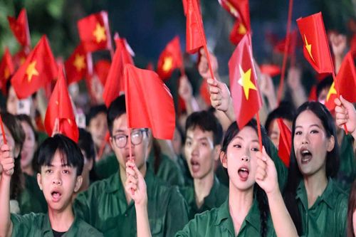 Trường ĐH Nguyễn Trãi tổ chức chương trình tri ân các chứng nhân lịch sử