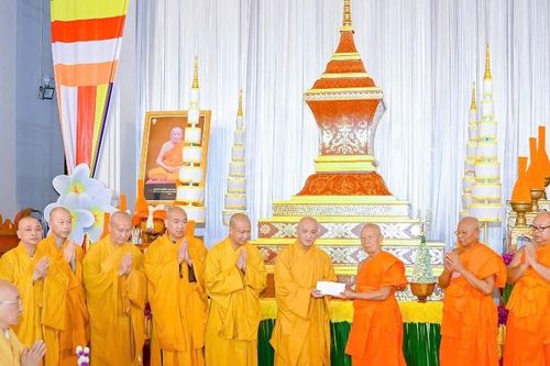 Lãnh đạo Giáo hội Phật giáo Việt Nam viếng tang vị cao tăng Phật giáo Lào