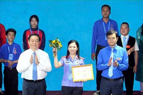 Biên tập viên Báo Bảo vệ pháp luật được tuyên dương Thanh niên tiên tiến làm theo lời Bác