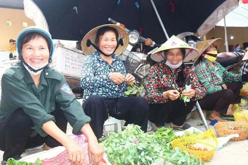Thân thương chợ quê ở Kim Liên