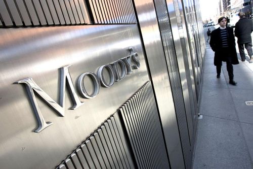 Nhà Trắng phản ứng mạnh trước quyết định hạ tín nhiệm của hãng Moody's