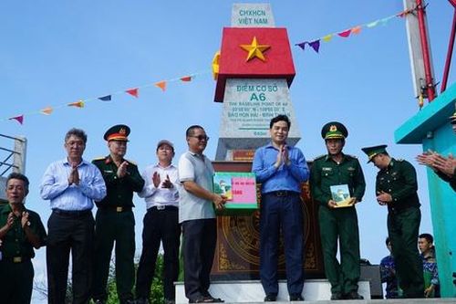 Khánh thành tôn tạo công trình Điểm cơ sở A6 tại đảo Phú Quý